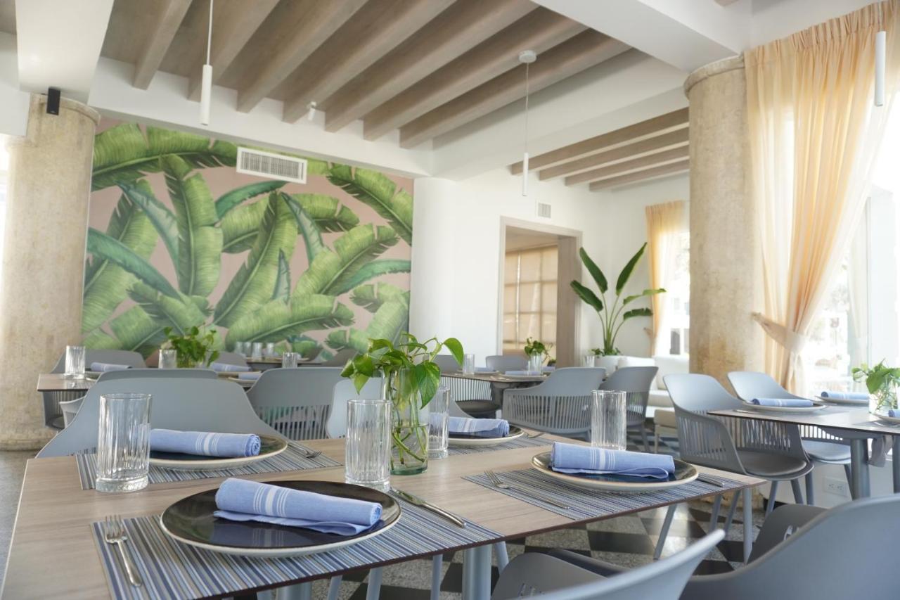 Hotel Las Americas Casa De Playa Cartagena Dış mekan fotoğraf Interior of the restaurant