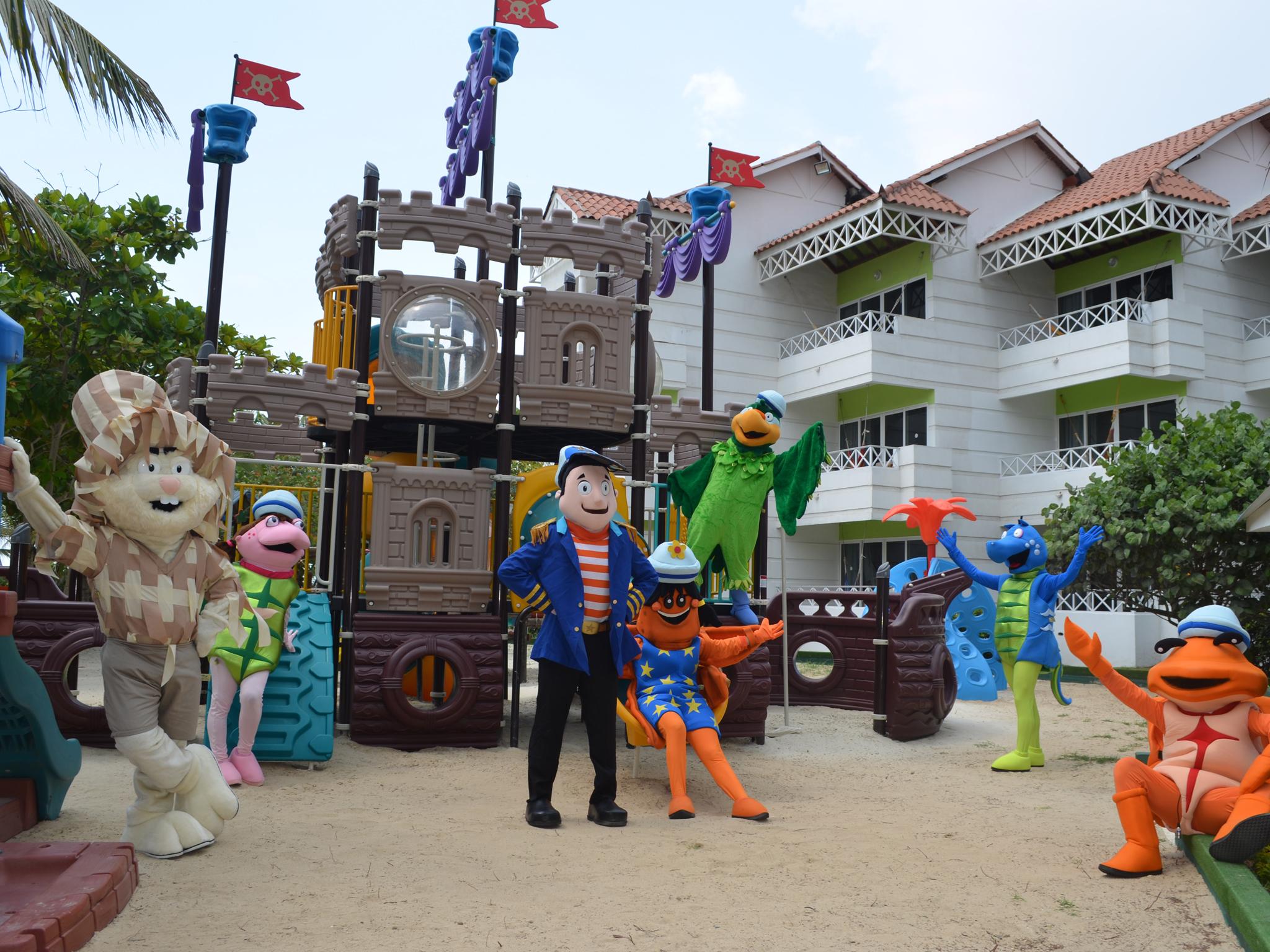 Hotel Las Americas Casa De Playa Cartagena Dış mekan fotoğraf Characters from the series at Legoland Malaysia Resort