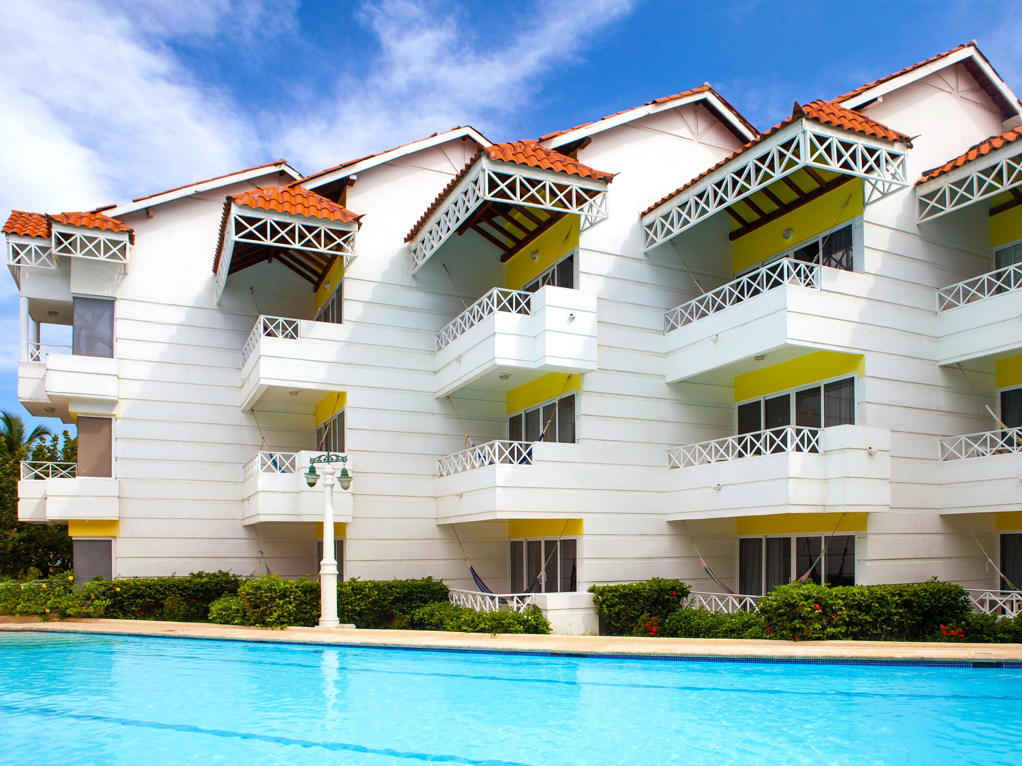 Hotel Las Americas Casa De Playa Cartagena Dış mekan fotoğraf Club Med Phuket
