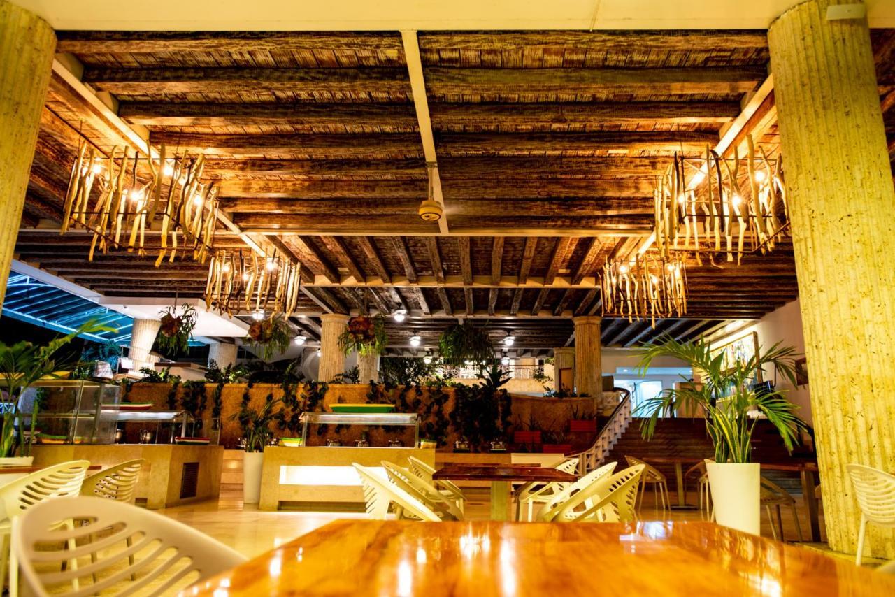 Hotel Las Americas Casa De Playa Cartagena Dış mekan fotoğraf The lobby of the hotel