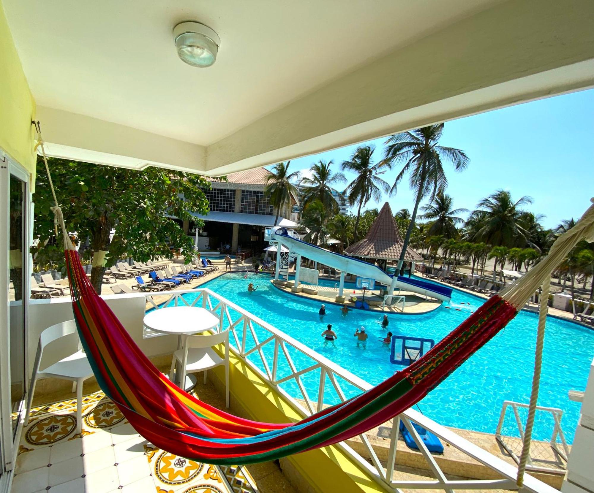 Hotel Las Americas Casa De Playa Cartagena Dış mekan fotoğraf Hammock on a balcony
